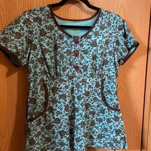 Healing Hands Scrub Top blue and brown size M
EUC